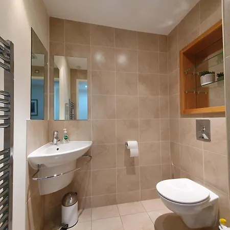 The Penthouse At Regent House Light And Airy Top Floor With Lift Access 1 Bedroom En-Suite Luxury Apartment Ultra Central Location Harrogate Extérieur photo