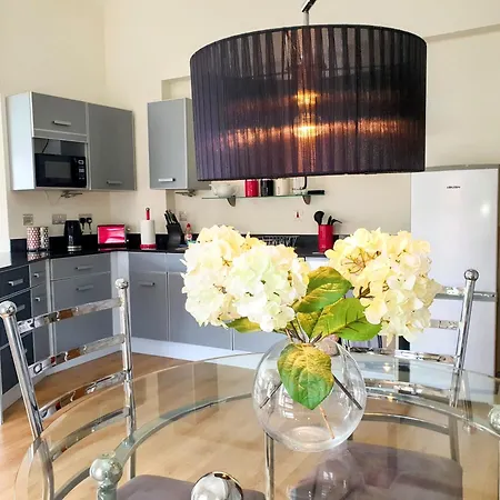 The Penthouse At Regent House Light And Airy Top Floor With Lift Access 1 Bedroom En-Suite Luxury Apartment Ultra Central Location Harrogate Extérieur photo