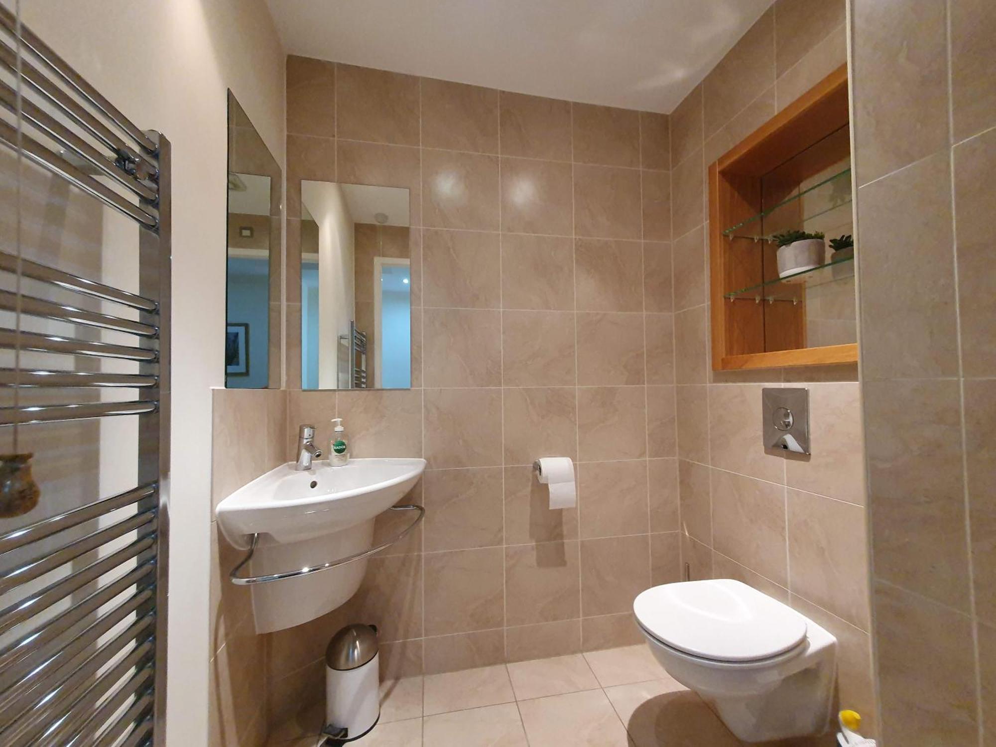 The Penthouse At Regent House Light And Airy Floor With Lift Access 1 Bedroom En-suite Luxury Ultra Location *