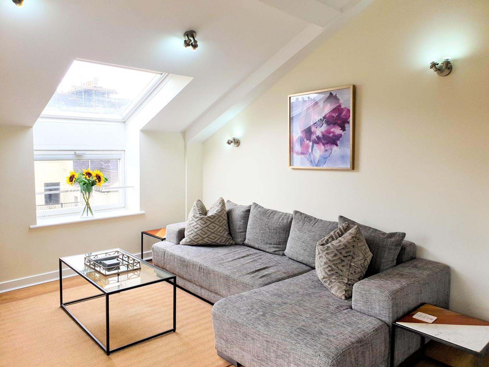 The Penthouse At Regent House Light And Airy Floor With Lift Access 1 Bedroom En-suite Luxury Ultra Location