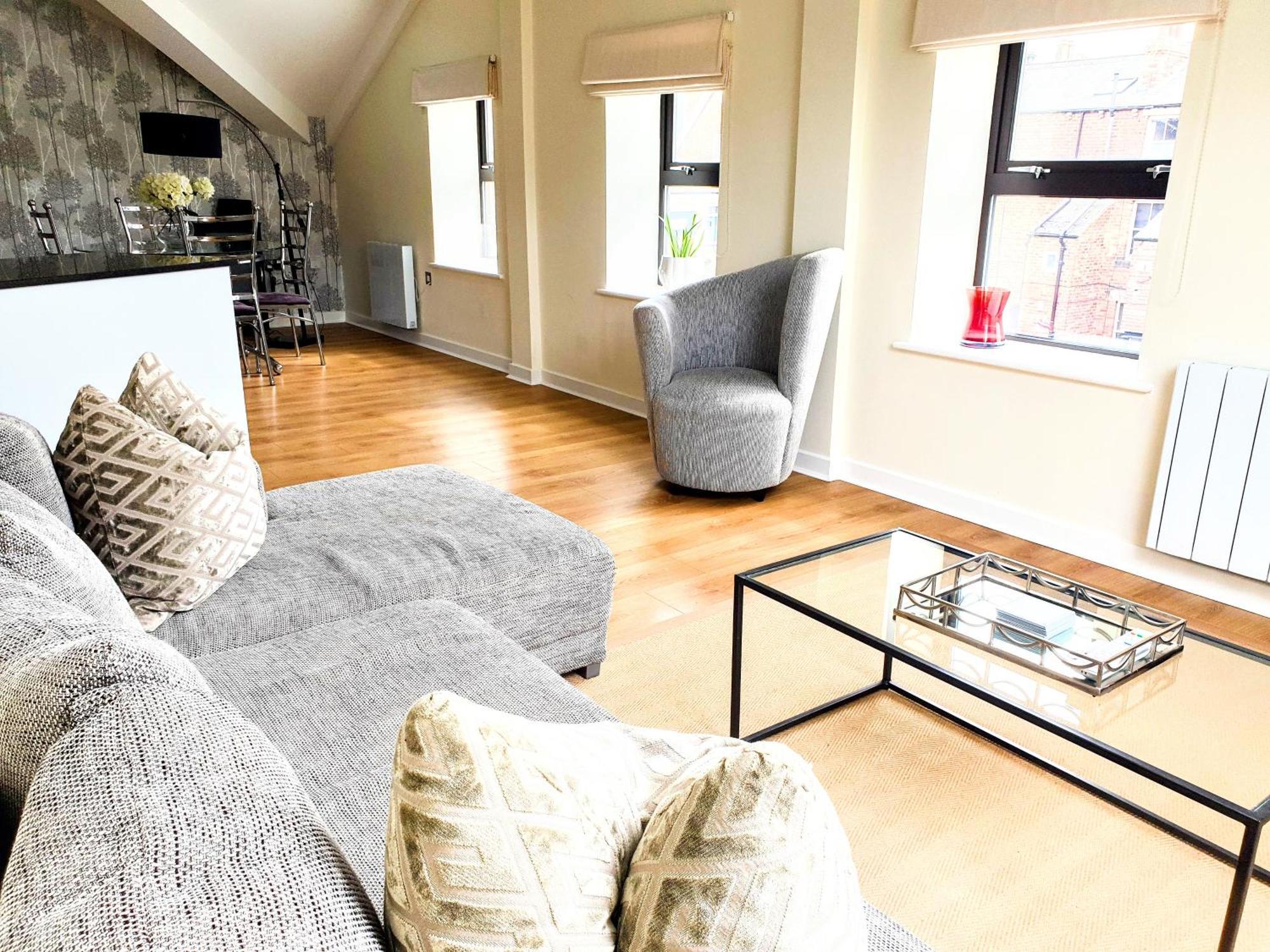 The Penthouse At Regent House Light And Airy Floor With Lift Access 1 Bedroom En-suite Luxury Ultra Location Appartamento